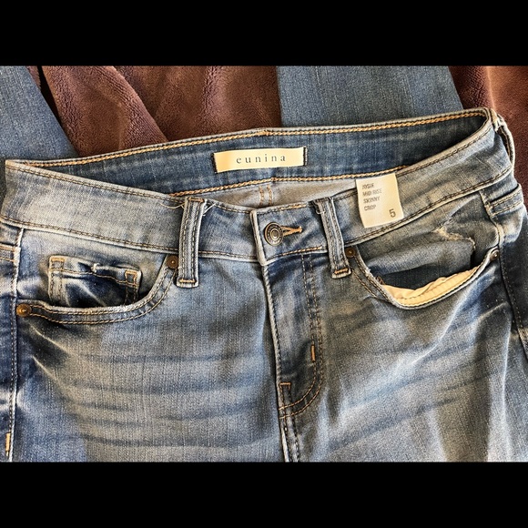 Eunina Jeans - Picture 3 of 3
